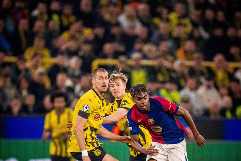El Barcelona, a semifinales de Champions con susto