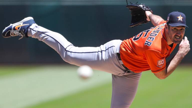 Justin Verlander recibió imparable hasta el séptimo inning.