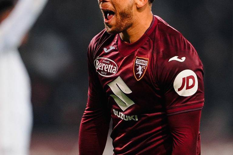 Doblete de Adams da triunfo al Torino frente a Cagliari