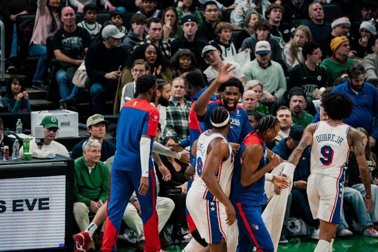 Tyrese Maxey cifra doble-doble para la victoria de 76ers