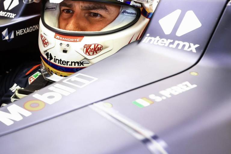 Checo Pérez, en puestos 12 y 10 en las primeras prácticas en GP Bahréin