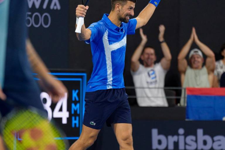 Djokovic y Kyrgios deleitan al público en su victoria de dobles