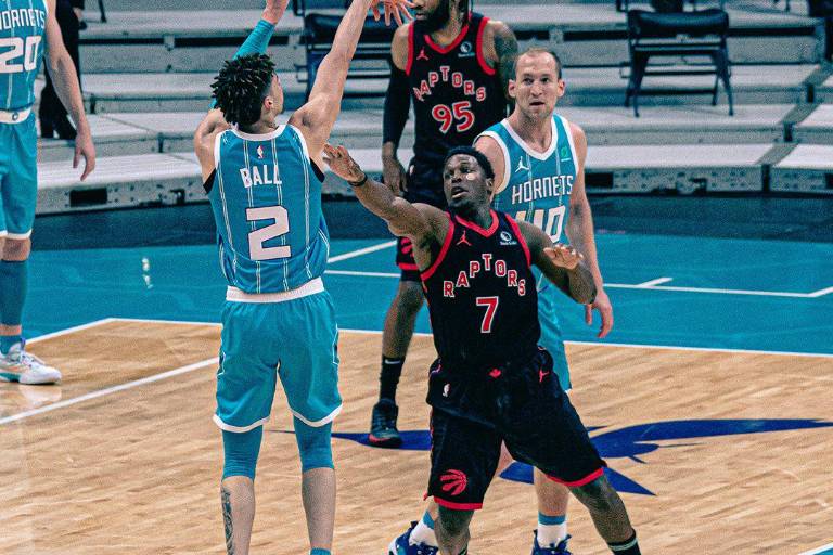 LaMelo Ball encabeza la lluvia de triples con récord incluido de Charlotte Hornets ante Toronto Raptors