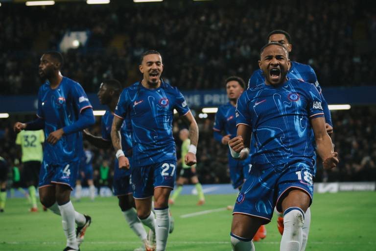 Chelsea se reencuentra con la victoria, paso atrás de Aston Villa