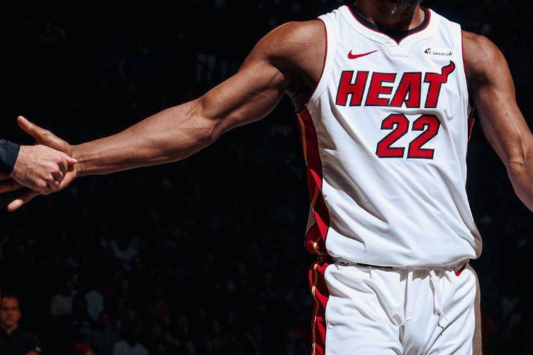 Jimmy Butler finalmente es traspasado a Warriors