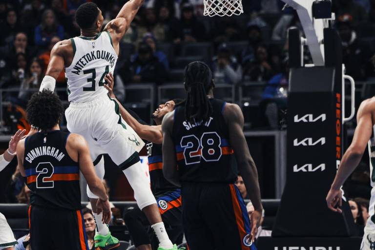 Bucks avanza en la Copa NBA tras vencer a Pistons