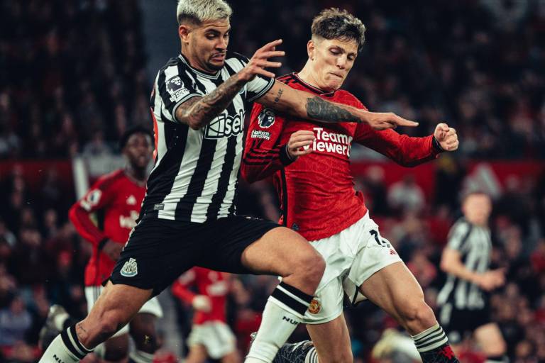 Manchester United se levanta y se aferra a Europa
