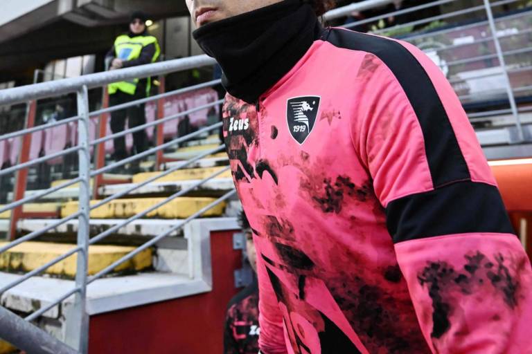 Guillermo Ochoa y el Salernitana se hunden en la Serie A