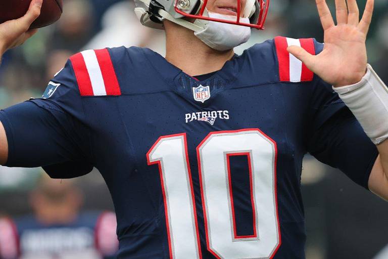 Los Patriots cambian al QB Mac Jones a los Jaguars