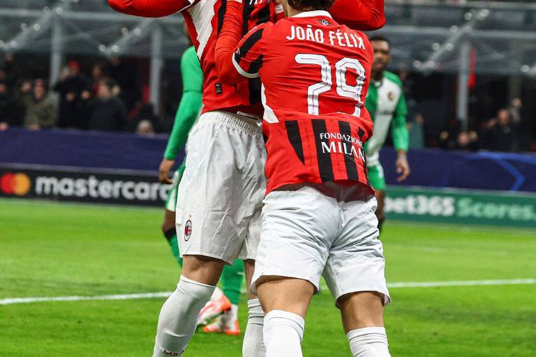Pese a anotar, Santiago Giménez y AC Milan son eliminados de Champions por Feyenoord