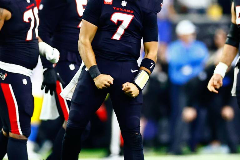 Texans arrollan a Chargers y avanzan a la Ronda Divisional