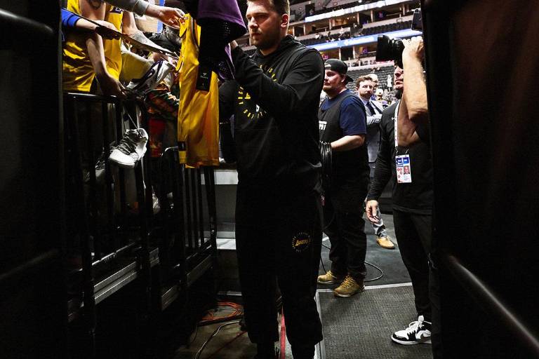 Compañeros de Doncic en los Lakers aseguran que está listo para enfrentar a los Mavericks