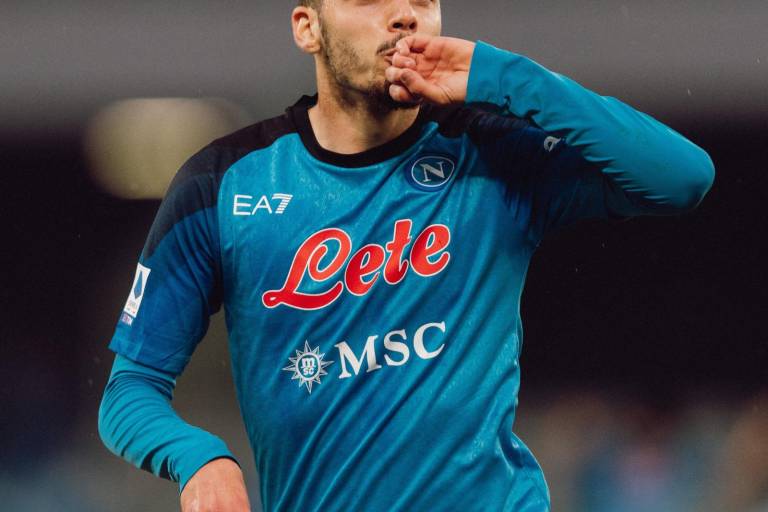 Con final cardiaco, Napoli vence al Inter