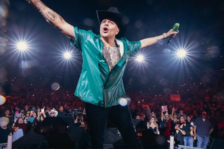 Revela Grupo Firme detalles de su colaboración con Jennifer Lopez