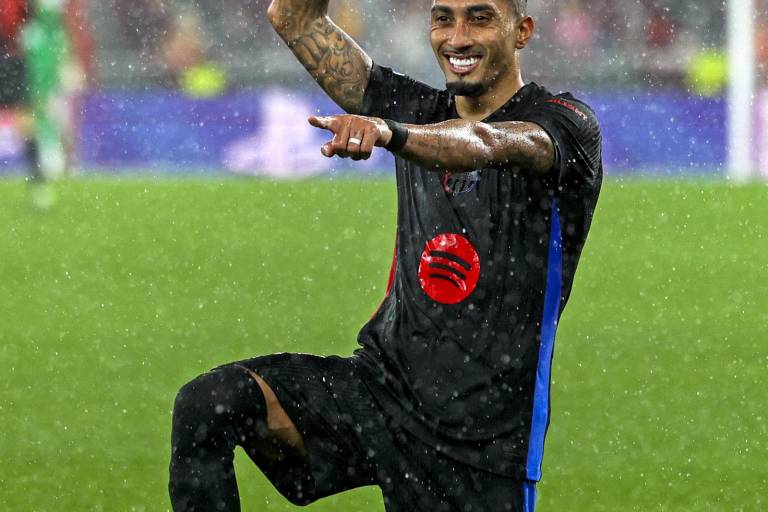 Un Barcelona épico derrota al Benfica liderado por Raphinha