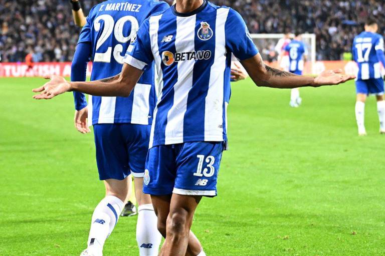 Galeno se viste de héroe del Porto