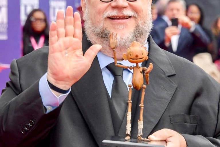 Muere madre de Guillermo del Toro antes de premier de Pinocho; él se la dedica