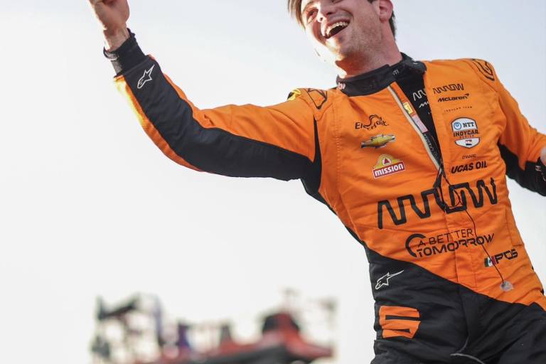 Pato O’Ward gana la carrera de Milwaukee en la IndyCar