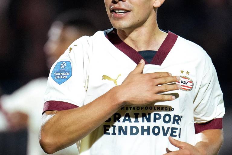 Chucky Lozano regresa al PSV tras lesión