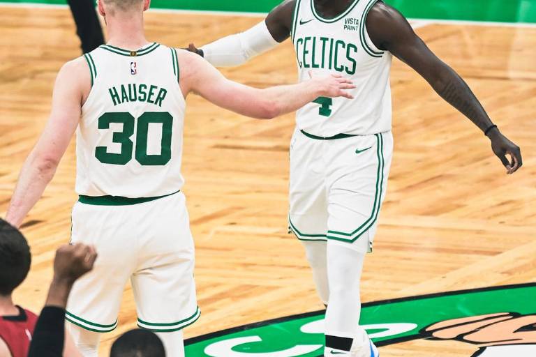 Los Celtics se imponen con categoría al Heat de Jáquez en el arranque de Playoffs