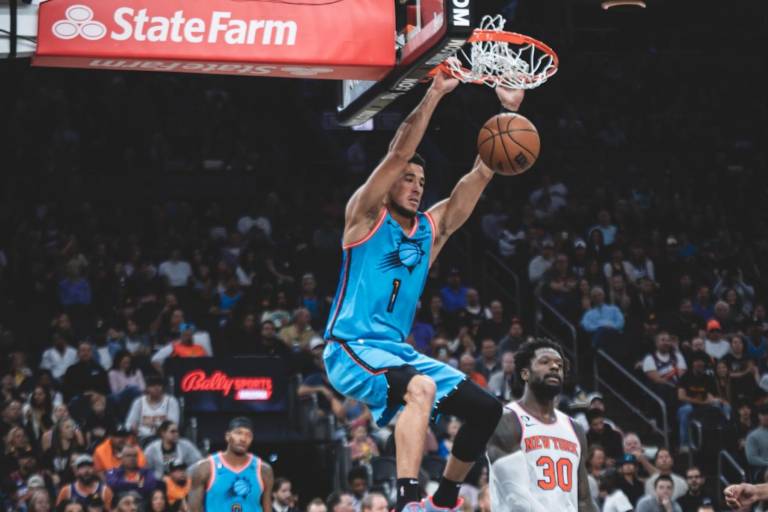 Los Suns de Phoenix dominan la segunda mitad para doblegar a los Knicks de Nueva York