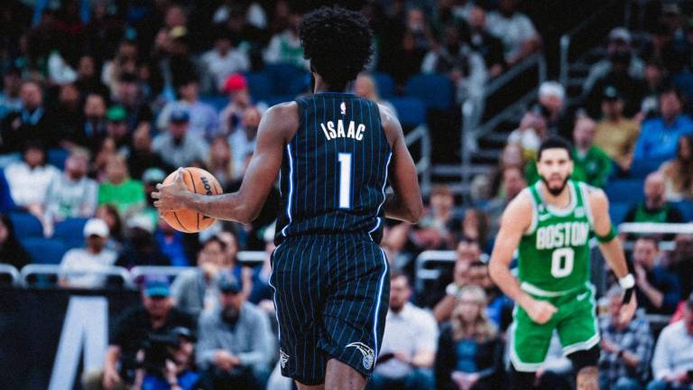 Jonathan Isaac regresó a las duelas de la NBA tras dos años y medio de ausencia.