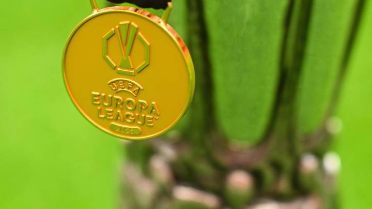 El trofeo de campeón de la Europa League estará en disputa este miércoles en Bilbao.