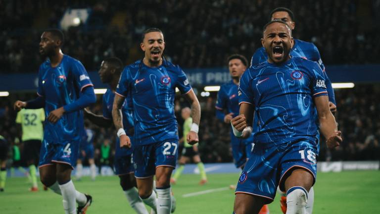 Christopher Nkunku festeja uno de los goles del Chelsea.