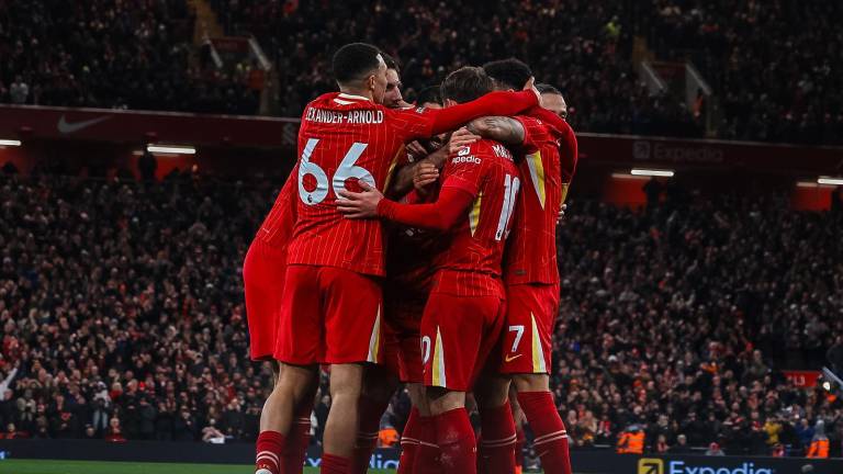 Liverpool derrota 2-0 al Newcastle.