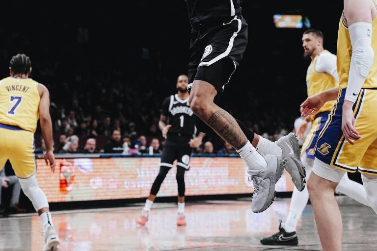 Lakers, sin LeBron James, sufre la derrota a manos de los Nets