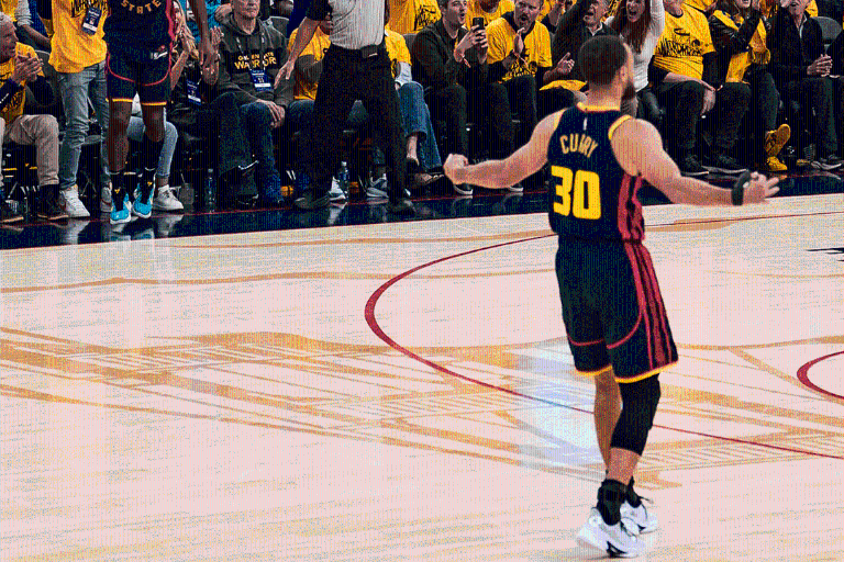Golden State se impone a Houston y queda a un triunfo de avanzar a las semifinales del Oeste