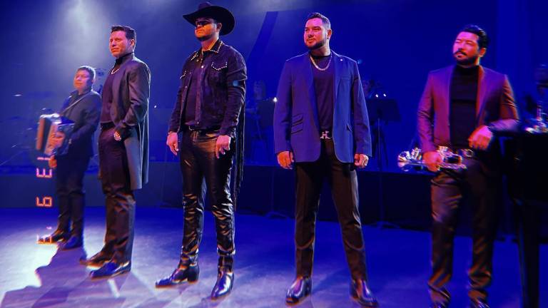 Edén Muñoz junto a Banda MS