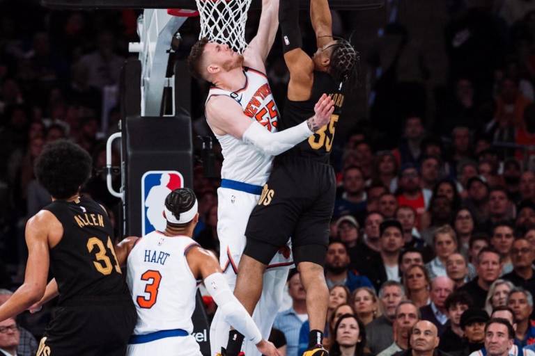 Los Knicks ganan y se ponen a un triunfo de las semifinales de la Conferencia Este