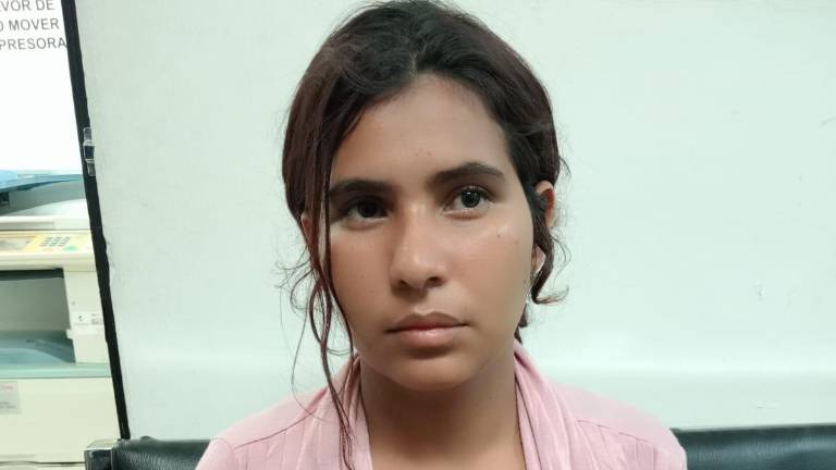 Autoridades de Mazatlán buscan a los familiares de una joven no identificada.