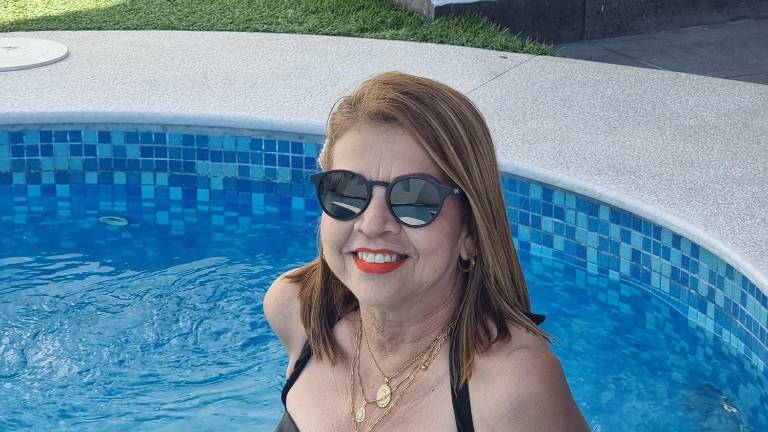Susana Cazadero Medina estuvo de manteles largos por su cumpleaños.