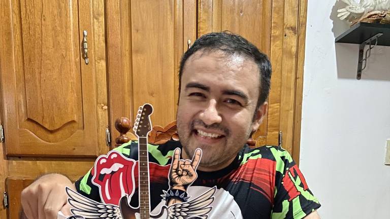 Víctor Manuel Parra Baca celebra en familia un año más de vida.