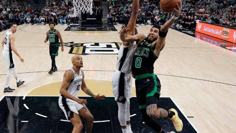 Jayson Tatum fue determinante en el triunfo de los Celtics en San Antonio.