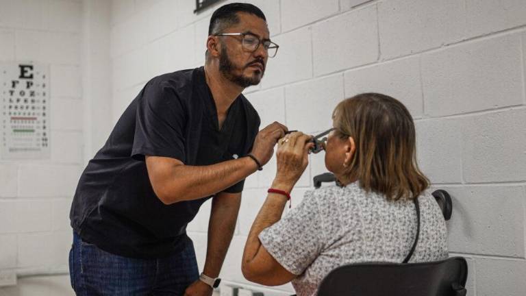 Los asistentes recibieron revisiones oftalmológicas gratuitas.