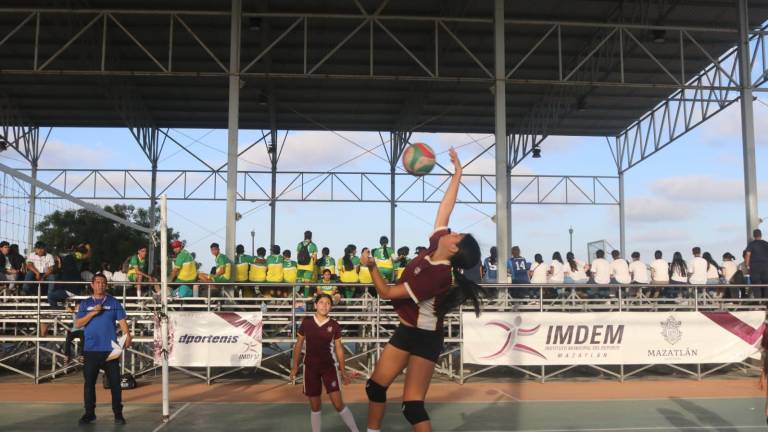 La ETI 5 pasa a la final femenil.