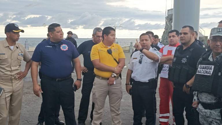 Mandos de seguridad revisan la logística para el evento del viernes en Mazatlán con el arranque nacional del Operativo Verano Seguro.