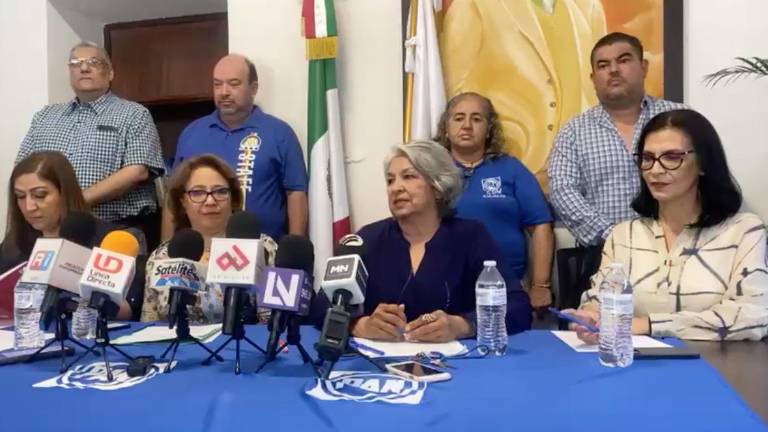 El PAN Culiacán pidió al Gobierno Federal detener la distribución de los nuevos libros de texto.