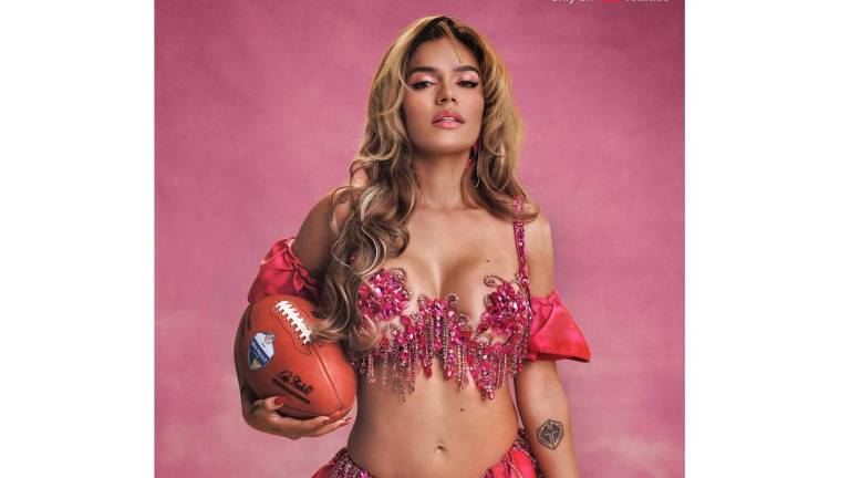 Karol G se mostró orgullosa de poder cantar en el juego.