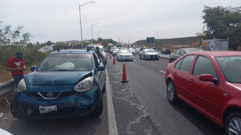 El choque provocó caos vial.