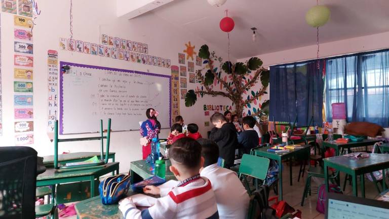 En la primaria 10 de abril, en Culiacán, también se quedaron sin luz debido al corte del servicio.