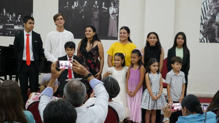 Alumnos del CMA cierran curso con un recital de contrabajo y violonchelo ante sus familiares y amigos.