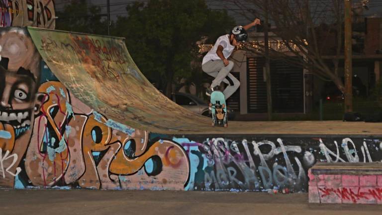 Los skaters participaron en la modalidad street.