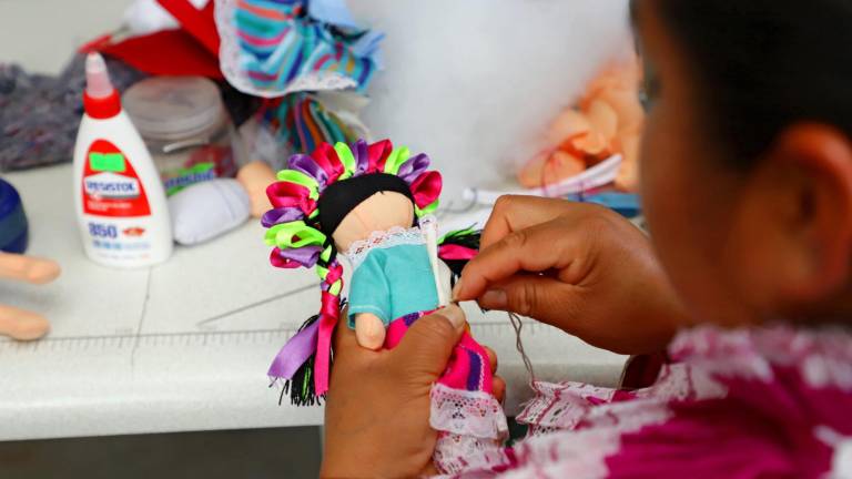 Convocan el Isic a Concurso de Muñeca Artesanal