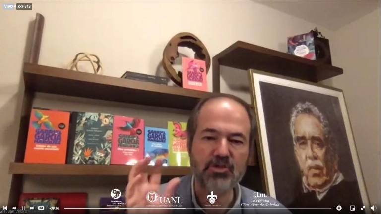 Juan Villoro durante la octava sesión del taller Gabriel García Márquez, De la crónica a la ficción.