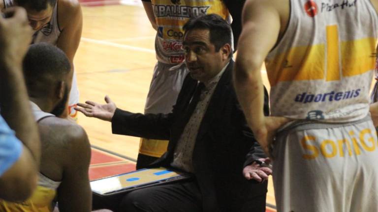Andrés Contreras Arellano, head coach de Caballeros de Culiacán.