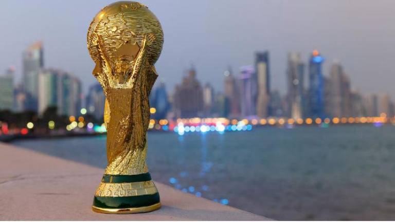 Qatar pondrá restricciones para el consumo de alcohol en estadios.